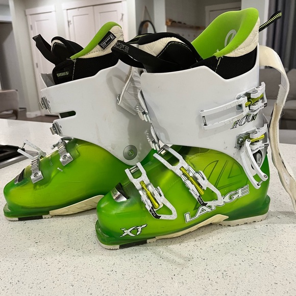 SOLD‼️ Lange XC 100 Alpine Ski Boots - Picture 1 of 4